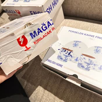 Siparişimdeki Kahve Fincanları Hasarlı, Yorgan Kirli Geldi