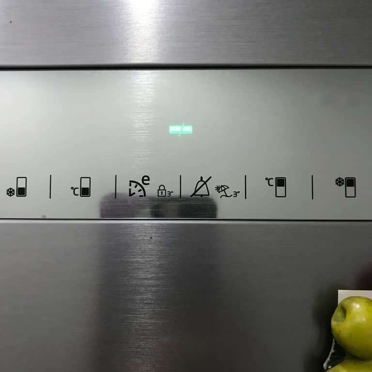Altus Buzdolabında Soğutma Ve Dondurucu Sorunu, Panelde Yeşil Çizgi