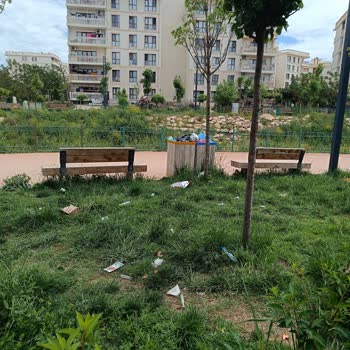 Nusaybin Millet Bahçesi Parkı Bakımsız Ve Çocuklar İçin Güvensiz
