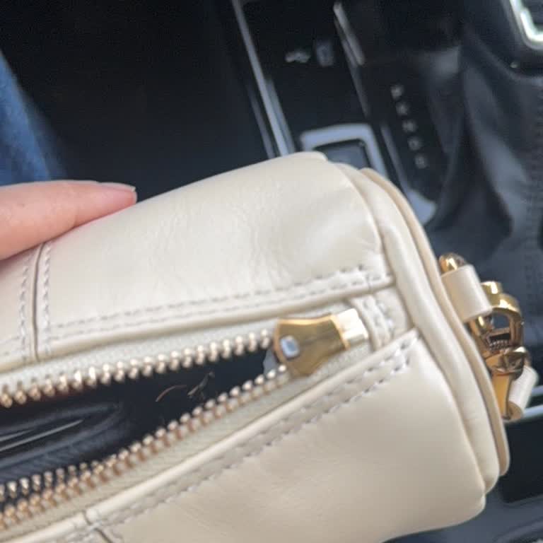 Manu Atelier Çantasında Kısa Sürede Fermuar Koptu, Değişim Bekliyorum