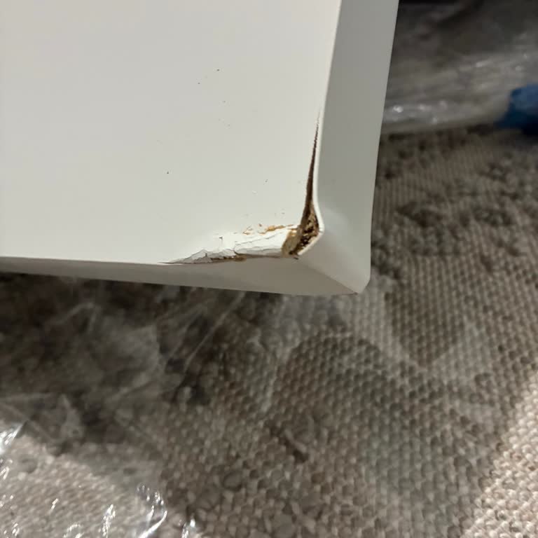 IKEA'da Çatlak Masamın Değişimi İçin 29 Gün Beklemek Mağdur Oldum