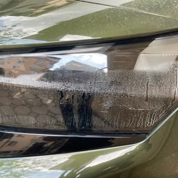 Garanti Kapsamındaki Peugeot Rifter Sol Farında Şiddetli Buğulanma Ve Servis İhmali