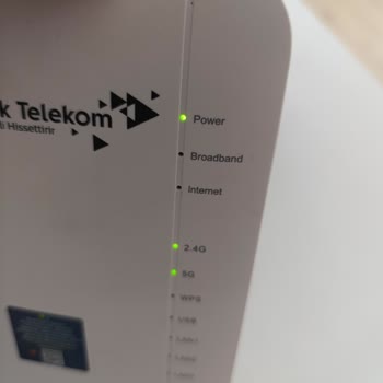TurkNet Kesilen Elektrik Kablosu Binada Elektrik Ve İnternet Kesintisine Neden Oldu