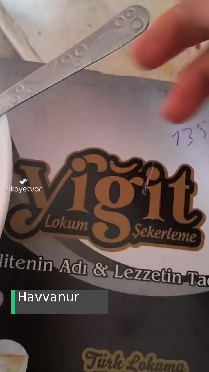 Yiğit Lokumun İçinde Böcek Çıktı videonun kapak resmi