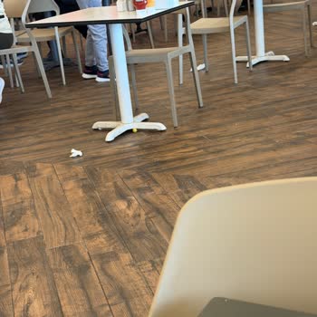 Kirli Ortam Ve Saygısız Personel: Restoran Hizmetinde Büyük Hayal Kırıklığı