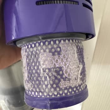 Dyson V10 Süpürgenin Halı Başlığı Kırıldı Ve Filtre Yıprandı, Garanti Kapsamında Değişim Talebi