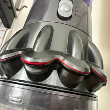 Dyson V10 Süpürgenin Halı Başlığı Kırıldı Ve Filtre Yıprandı, Garanti Kapsamında Değişim Talebi