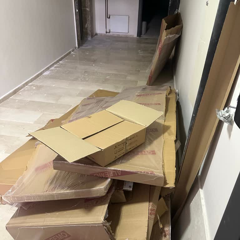 Alfemo Montaj Ekibi Ambalajı Apartmanda Bırakması