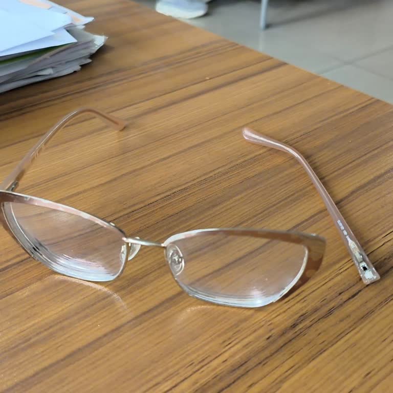 Guess Gözlüğümde Yay Çıkması Garanti Reddiyle Mağdur Oldum