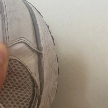 New Balance 408 Ayakkabısında Erken Kenar Açılması Ve Logo Silinmesi