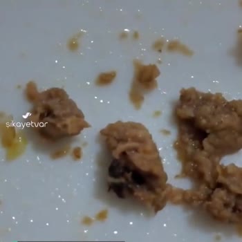 Derya Ton Balığı İçinden Kılçık Ve İstemsiz Bir Şey Çıktı!