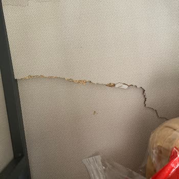 Kısa Sürede Çatlayan Baza Ve Yetersiz Müşteri Desteği