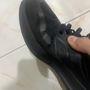 Ayakkabının Yırtığı İçin Garanti Kapsamı İade Ve Değişim Talebim Reddedildi