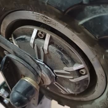 Garanti Kapsamındaki Scooter Motor Kapağı Kırıldı, Ücretli Tamir Talebi