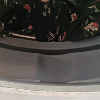 Beko Çamaşır Makinesi Garanti Altında Kıyafetleri Yırtıyor Ve Servis Çözüm Sunamıyor