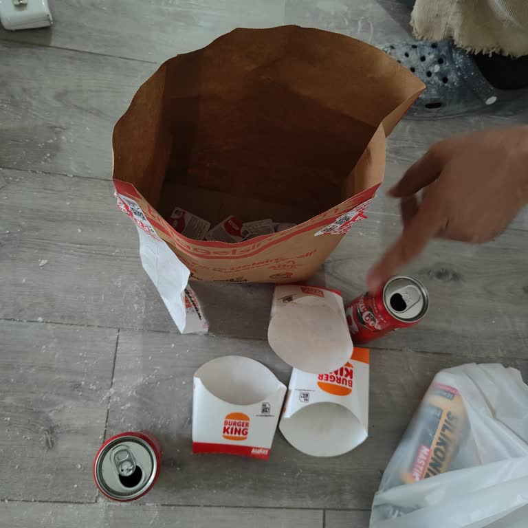 Burger King Siparişimde Burger Eksik, Kuryeci Yardımsız