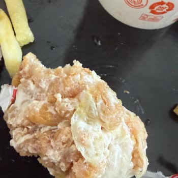 Novaland Popeyes Şubesinde Çıtır Tavuk Menüsü Kırıldı, Tavuk Pişmemiş Ve İçecek Ilık