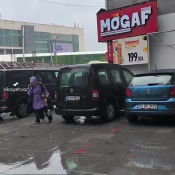 Zeytinburnu Belediyesi Binadan Başımıza Sular Akıyor!