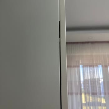 IKEA'da Renk Farkı Nedeniyle Beyaz Kapak Değişimi Talebi