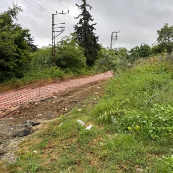 Kazı Çalışması Nedeniyle Yol Kapalı, Bebekli Anne Güvenlik Endişesi