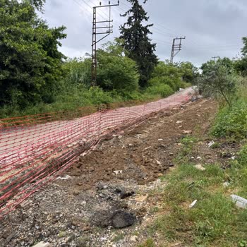 Kazı Çalışması Nedeniyle Yol Kapalı, Bebekli Anne Güvenlik Endişesi