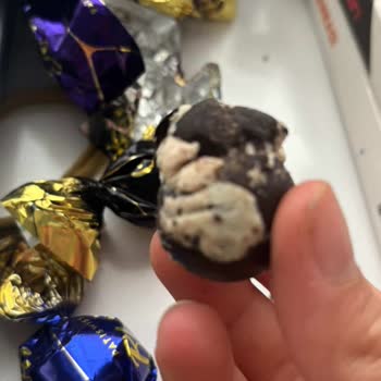 BİM Şubesinde Çikolata Ambalajı Bozuk, Şikayetimize Yanıt Gelmedi