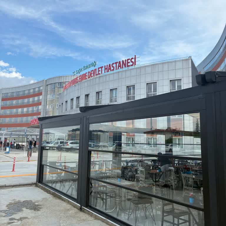 Kafeteryada Hastane Yakınına Tekrarlanan Saygısız Davranış