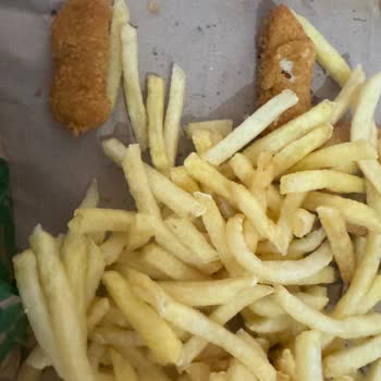 Burger King Siparişinde Parçalanmış Soğan Halkaları, Eksik Tenders Ve Kalitesiz Hamburger