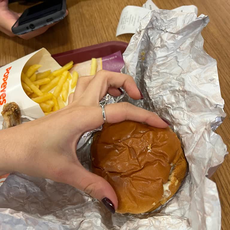Popeyes Millet Mahallesi'nde Yanlış Ürün Boyutu Ve Kaba Personel Tavırları
