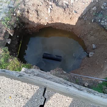 Köseli Belediyesi Evimin Duvarına Çukur Açtılar Kapatmıyorlar