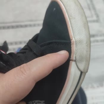 Sağ Ayakkabının İç Dikişindeki Üretim Hatası Nedeniyle Değişim Ve İade Talebi