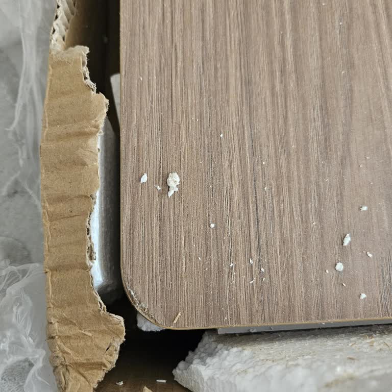 Hasarlı Sehpa Teslim Edildi, Yeni Ürün Teslimatı Gecikiyor