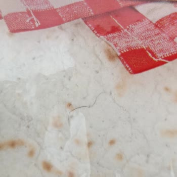 İçinde Kıl Olan Tortilla Lavaşta Hijyen İhlali Ve Firma Cevapsızlığı