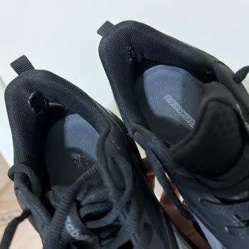 Reebok Spor Ayakkabısının Kısa Sürede İç Astarda Yırtılması Ve Üretim Kusuru İddiası