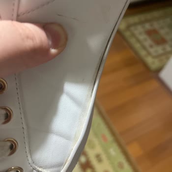 Guess Sneaker’ı Üç Kullanımda Açıldı, Değişim Veya İade Talebi