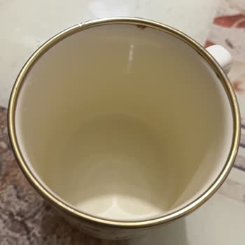 Emaye Kupa Hızla Paslanıyor Ve Değişim İstiyorum