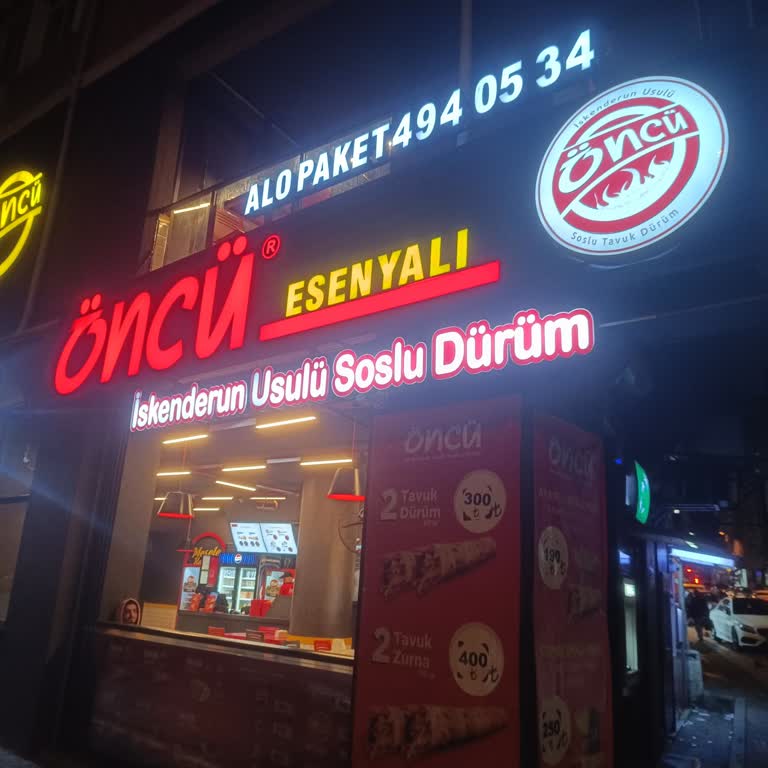 Genç Kalabalık Ve Hijyen Kurallarına Uymayan Çalışan Aileyi Hayal Kırıklığına Uğrattı