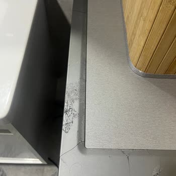 Air Wick Elektrikli Koku Makinesi Çamaşır Makinesine Ve Priz Kapağına Zarar Verdi