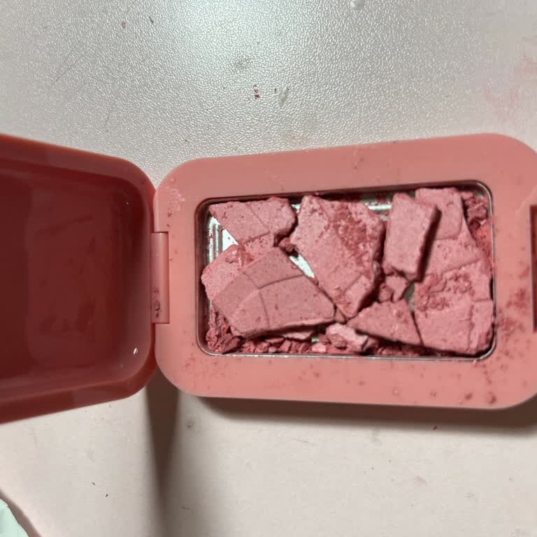 Watsons Mağazasından Aldığım Allık Kırık Çıktı, Yenisi Talep Ediyorum