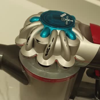Dyson V8 Süpürgemde Tekrarlayan Arızalar Ve Yetersiz Servis