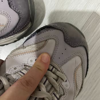 Skechers D'Lites Ayakkabının Kısa Sürede Yırtılması Ve Değişim Talebi