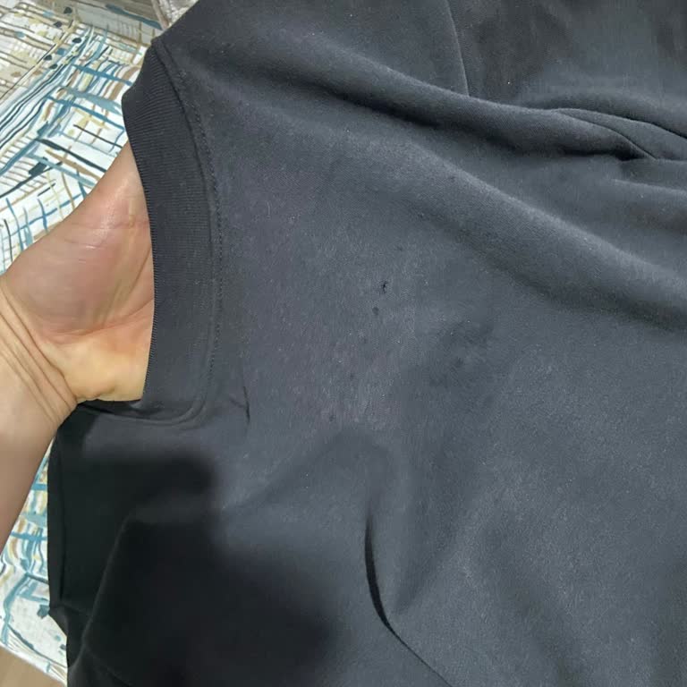Üretim Hatası Nedeniyle Tişörtüm Tek Yıkamada Delik Açtı, Bayrama Yenisi Gerekiyor