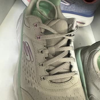 Skechers Ayakkabısının Topuk Yarası Nedeniyle Değişim İsteği