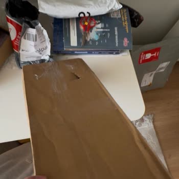 Kargo Hasarı Nedeniyle Şeffaf Hava Filtre Kapağında Çatlak