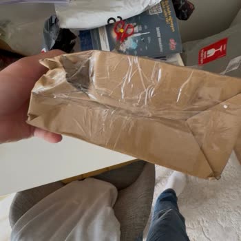 Kargo Hasarı Nedeniyle Şeffaf Hava Filtre Kapağında Çatlak