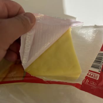 Eker Kaşar Peynirinde Tadı Bozuk, Süresi Geçmemiş