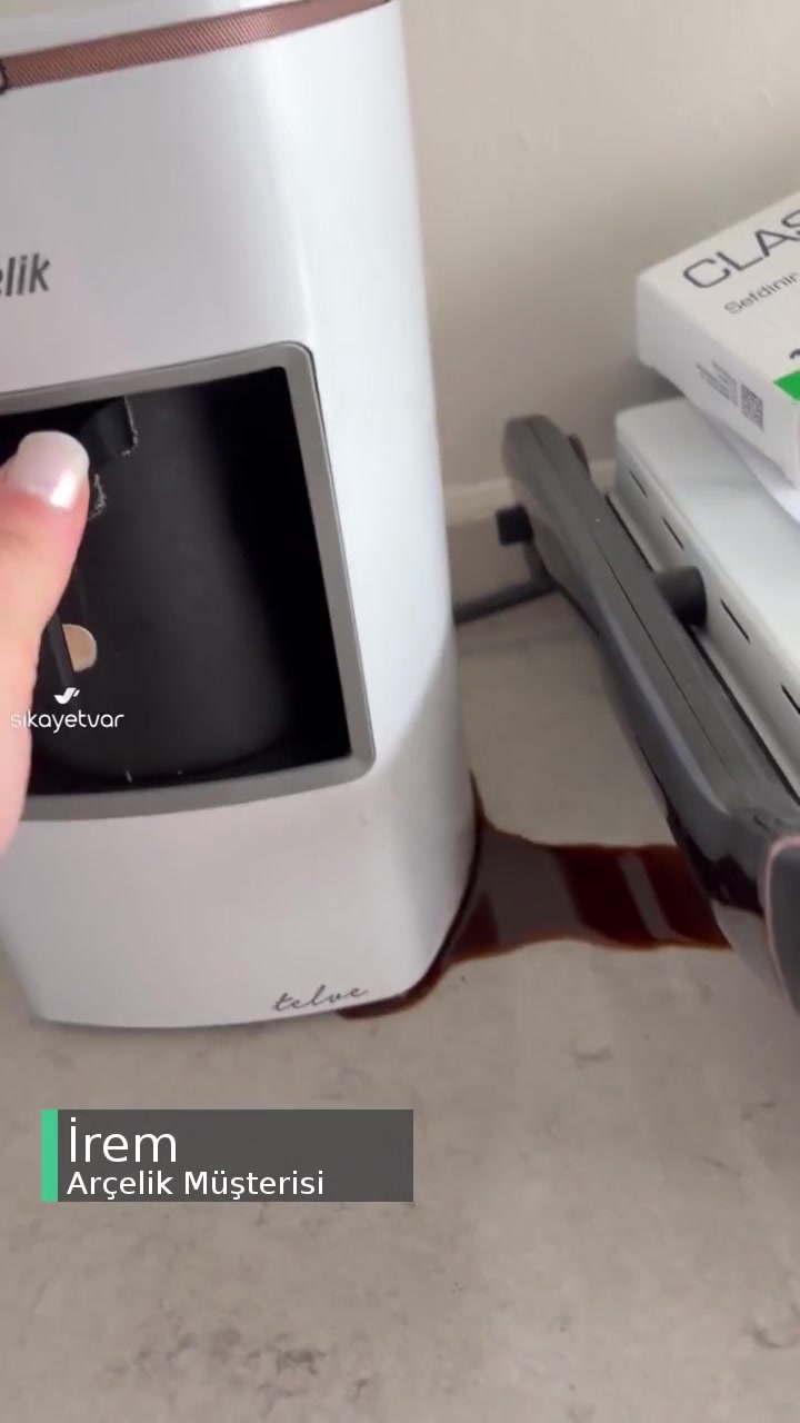 Arçelik K 3300 Mini Telve Kahve Makinesi Kahveyi Akıtıyor videonun kapak resmi