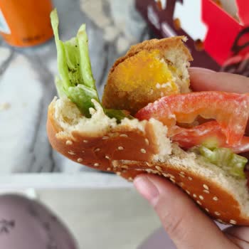 Hijyen İhlali Çamurlu Marul Ve Küf Kokulu Patatesler
