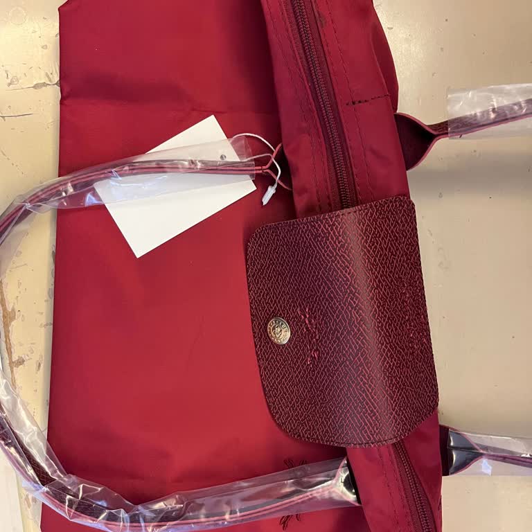 Yanıltıcı Satış Ve Bozuk Fermuar Nedeniyle Longchamp Çantanın İadesi