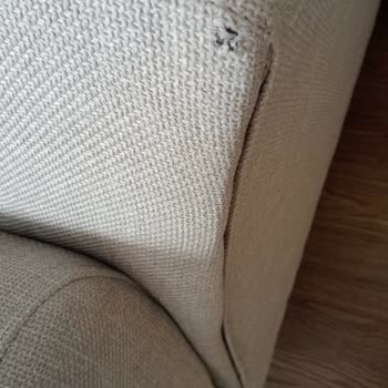 Enza Home L Tipi Koltukta Sünger Eksikliği Ve Dikiş Hataları